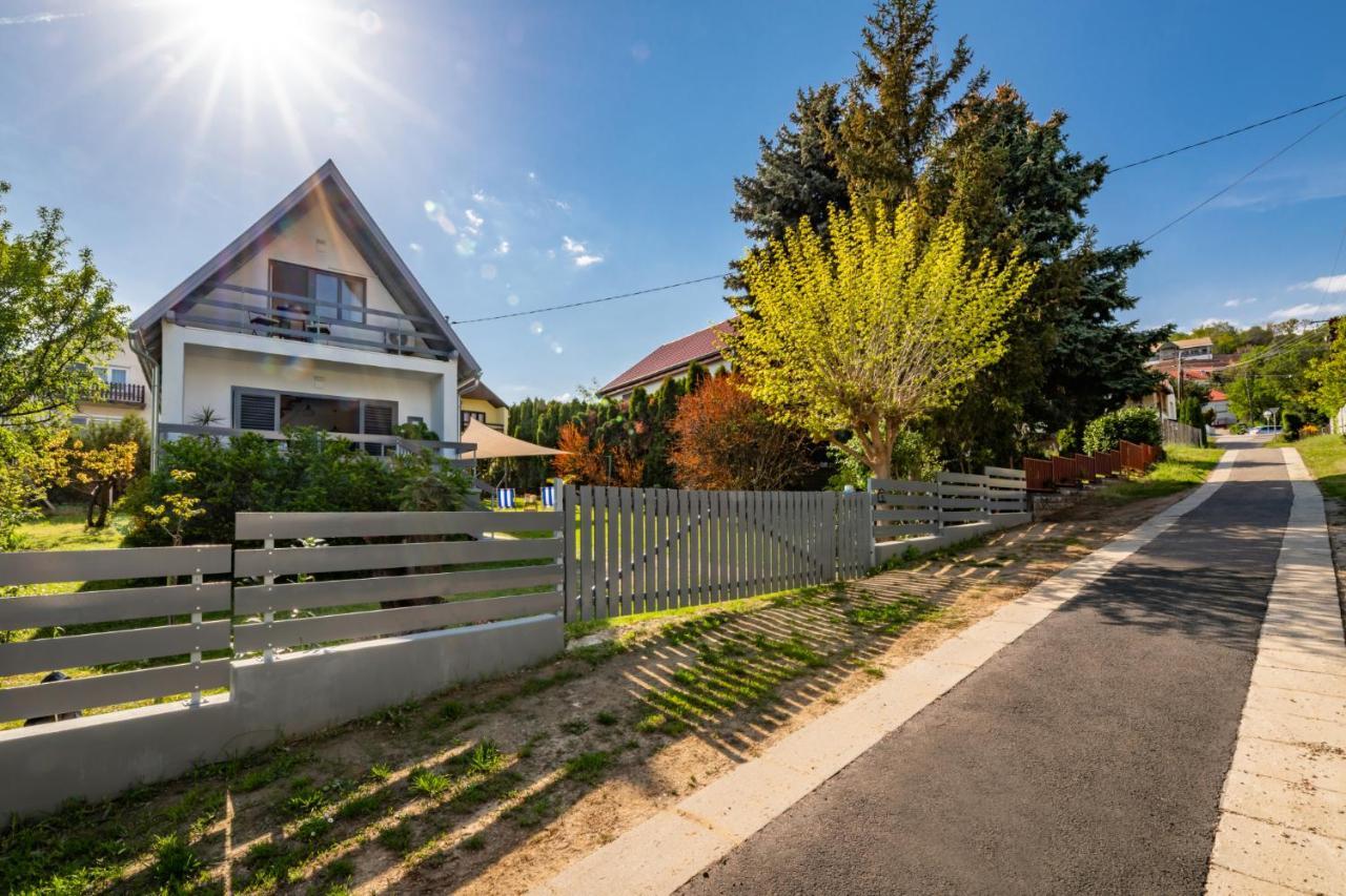 Madarasz 5 Deluxe Vendeghaz Villa Balatonalmádi Buitenkant foto